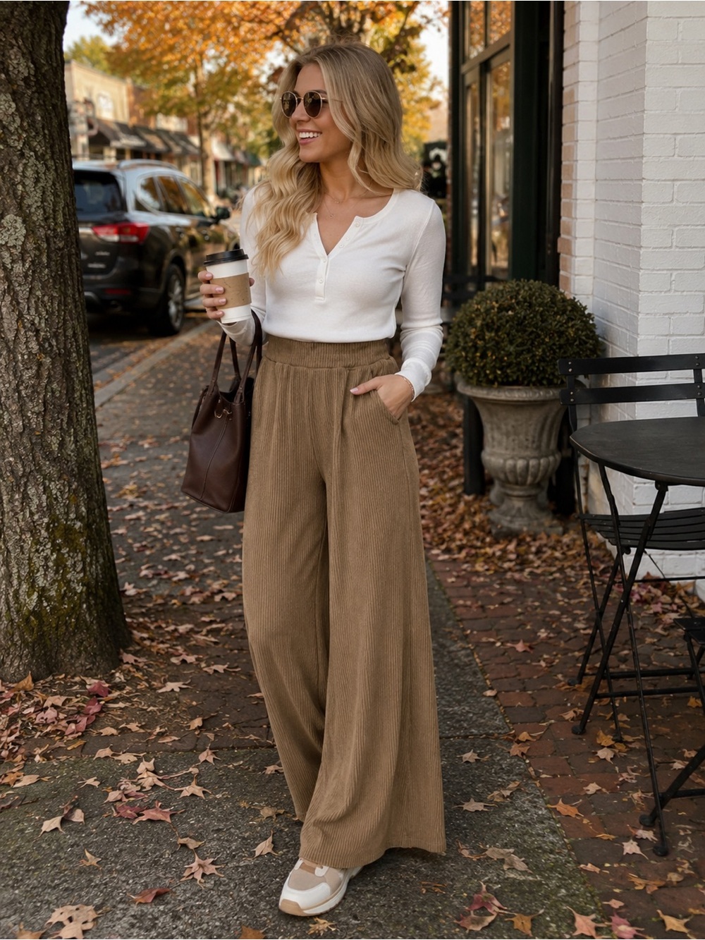 Abercrombie and Fitch Wide-Leg Brown Corduroy Pants size XS
